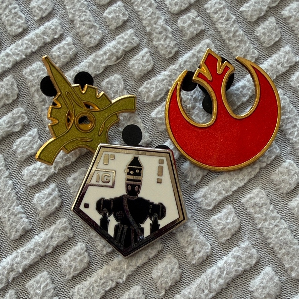 Star Wars Trading Pin Set - Red, Gold, Black